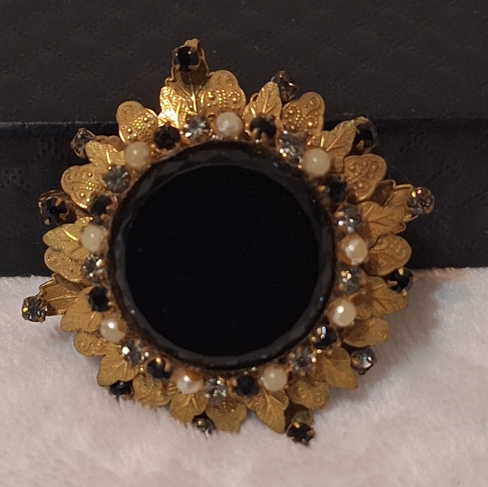 Original by Robert Vintage Mourning Style Brooch/Pendant